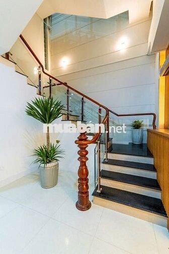 CĂN HỘ PENTHOUSE 1 PHÒNG NGỦ TUYỆT ĐẸP TRÊN ĐƯỜNG CHI LĂNG