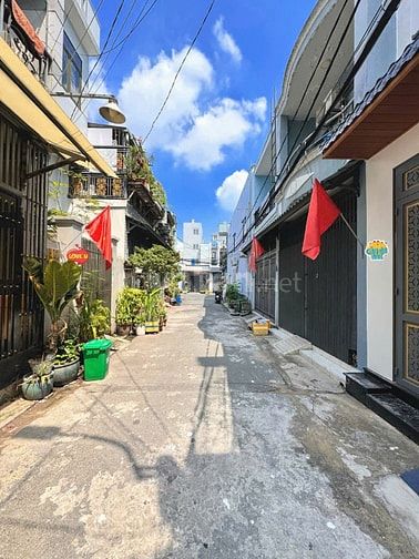 Thanh lý căn nhà 1 trệt 1 lầu đường Chiến Lược giá chỉ 1ty250tr