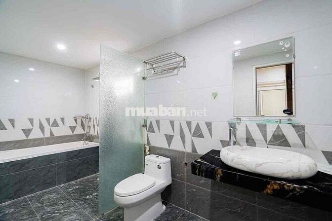 Nhà 3 TẦNG KIỆT ĐIỆN BIÊN PHỦ MỚI ĐẸP 3 PN FULL NỘI THẤT GIÁ 15 tr