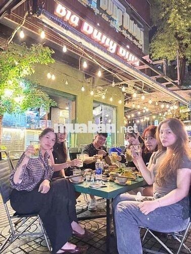 *** nhân viên Phục Vụ Quán Bia Bùng Binh
