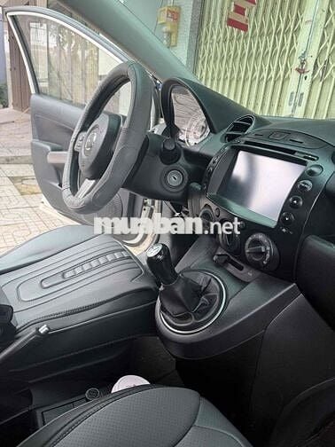 Mazda Mazda 2 2011 Số sàn Trắng