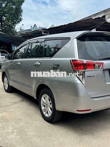Toyota Innova 2018 Số sàn 8 chỗ Bạc
