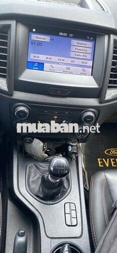 Ford Ranger XLS MT 2022 Vàng cát Số sàn