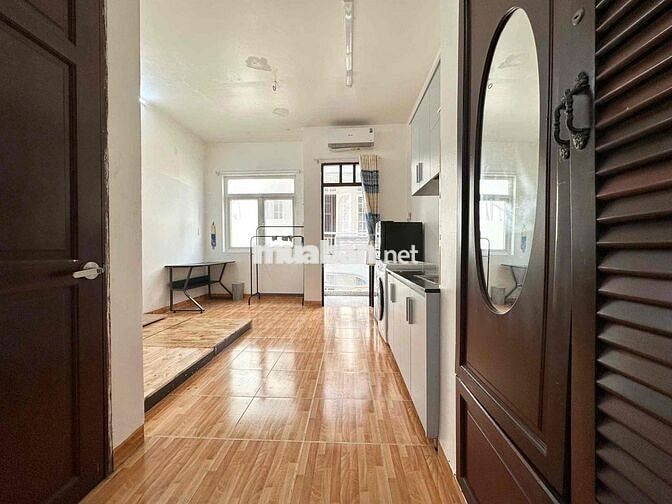 🏡Cho thuê phòng ban công máy giặt riêng ngay bờ kè Hoàng Sa Q1 full nt