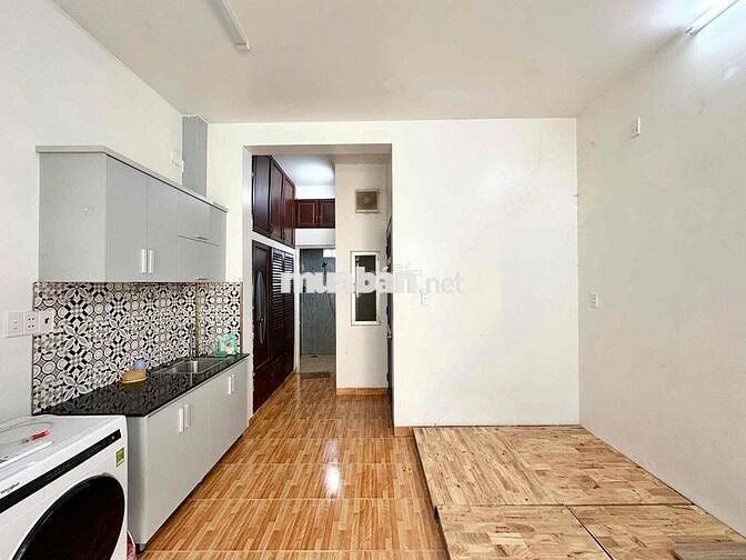 🏡Cho thuê phòng ban công máy giặt riêng ngay bờ kè Hoàng Sa Q1 full nt