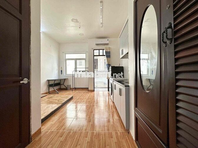 🏡Cho thuê phòng ban công máy giặt riêng ngay bờ kè Hoàng Sa Q1 full nt