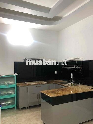 Nhà cho thuê phú hữu NT cách phà Cát Lái 1.5k,. Yêu cầu không thờ cúng