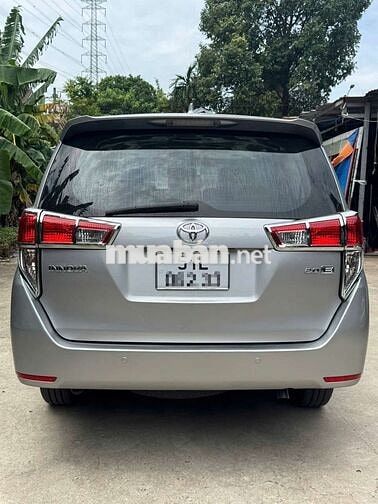 Toyota Innova 2018 Số sàn 8 chỗ Bạc