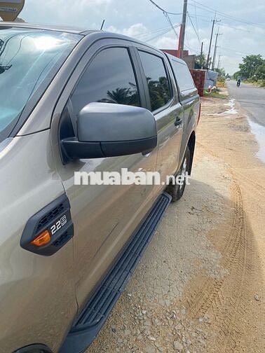 Ford Ranger XLS MT 2022 Vàng cát Số sàn