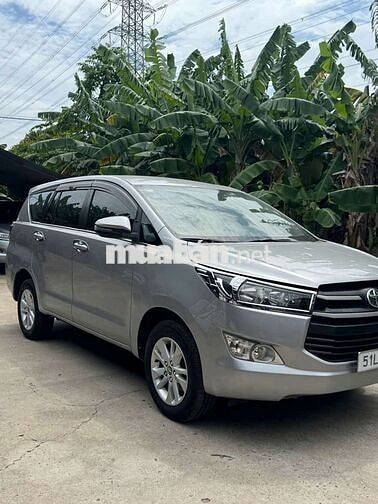 Toyota Innova 2018 Số sàn 8 chỗ Bạc