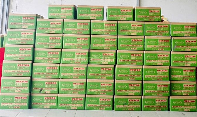 Dầu nhớt xe máy VECTOR- Chất lượng, giá tốt tại HCM 