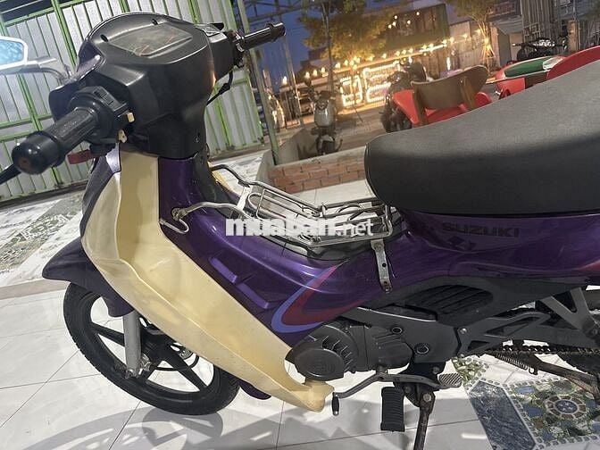 Suzuki RGV 120 Tím Vàng kem