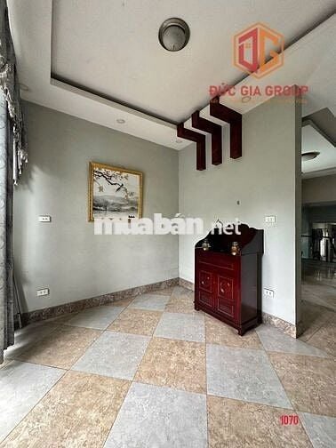 Cho thuê nhà nguyên căn mặt tiền đường đồng khởi ngang9,5m giá 40trieu