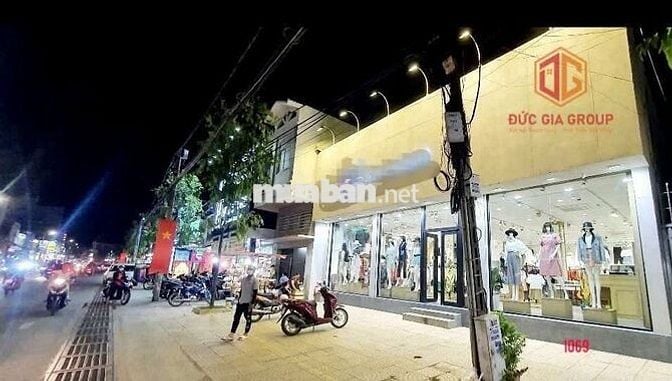 Cho thuê mặt bằng 207m2 ngang 11.5m đường Phạm Văn Thuận