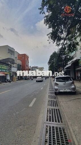 Cho thuê mặt bằng 207m2 ngang 11.5m đường Phạm Văn Thuận