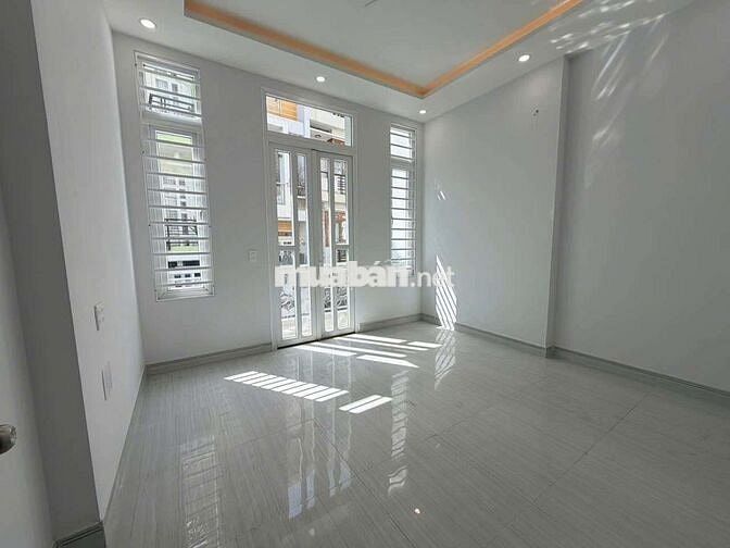 cho thuê nhà 3 lầu st hẻm xe tải/ nguyễn văn khối gầncông viên lànghoa