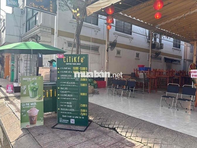 CiTiKfé *** Nhân viên bán cafe takeaway