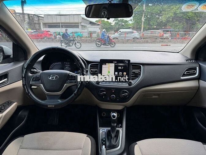 Hyundai Accent 2021 STD 1.4AT, màu bạc,9v7  km