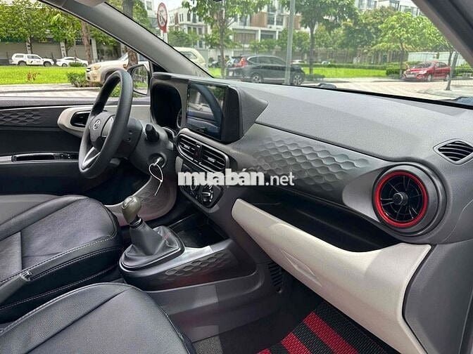 Cần Bán Hyundai i10 2021 Số sàn màu trắng xe đep