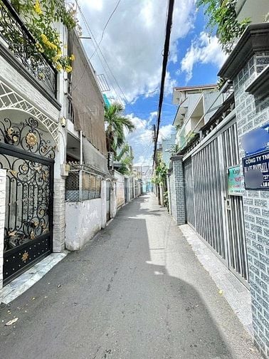 🔥 5.9 TỶ - CÓ NGAY NHÀ DT KHỦNG 75m² - 9 PHÒNG THU NHẬP 30tr GẦN SÂN 