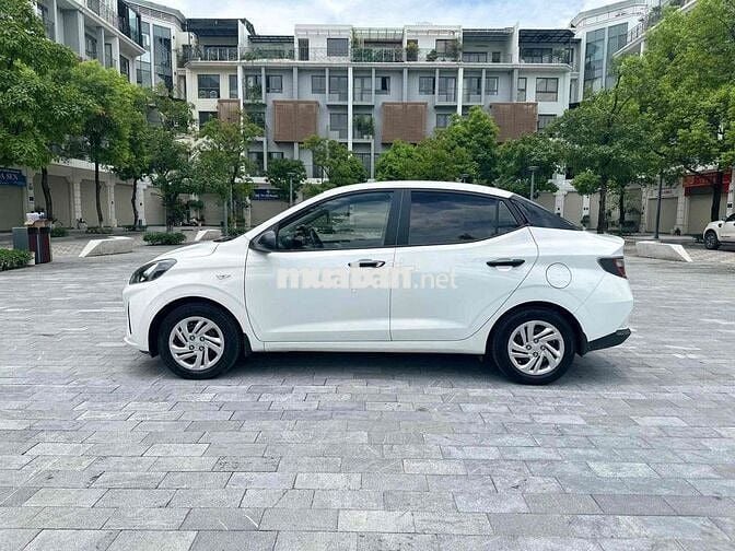 Cần Bán Hyundai i10 2021 Số sàn màu trắng xe đep