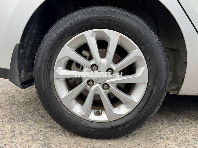 Hyundai Accent 2021 STD 1.4AT, màu bạc,9v7  km