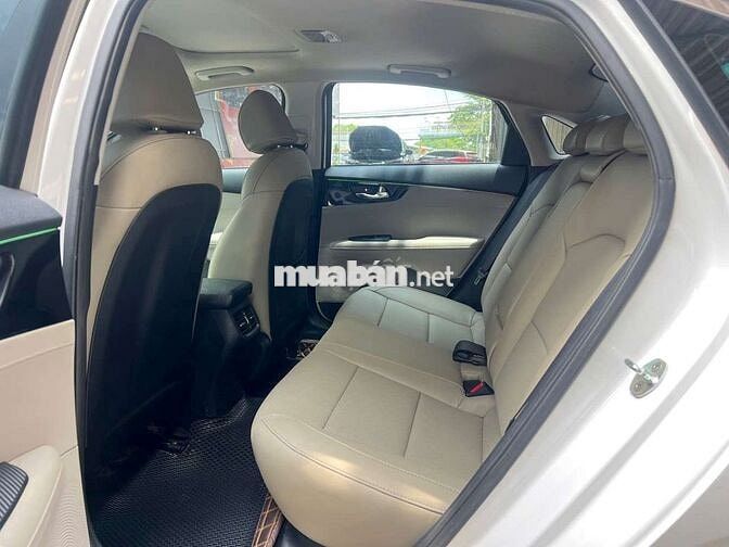 Kia Cerato 2021 Luxury 1.6L, màu trắng,79.000 km