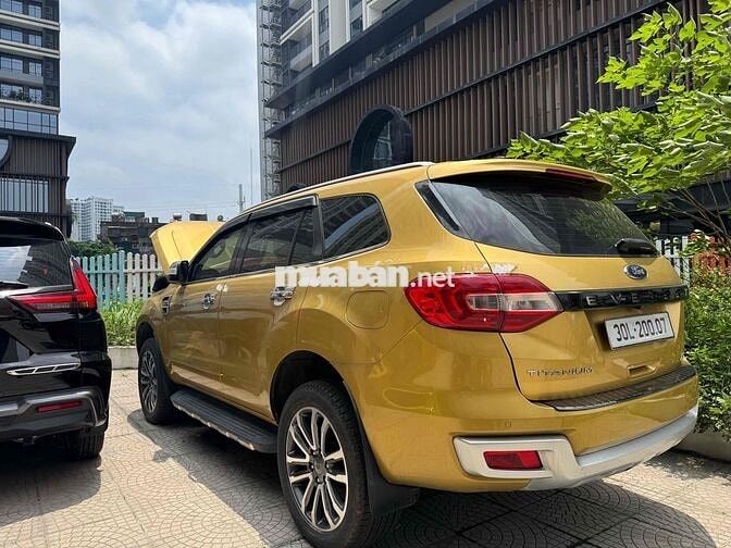 Ford Everest Titanium 4x4 2018 Vàng