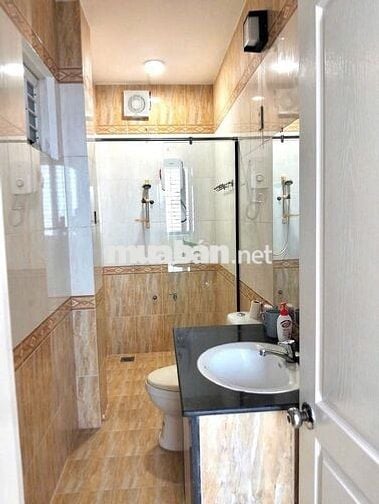 NHÀ 3 PHÒNG NGỦ CÓ SÂN VƯỜN  GẦN BIỂN PHÍA BẮC NT GIÁ 20 TRIỆU/THÁNG
