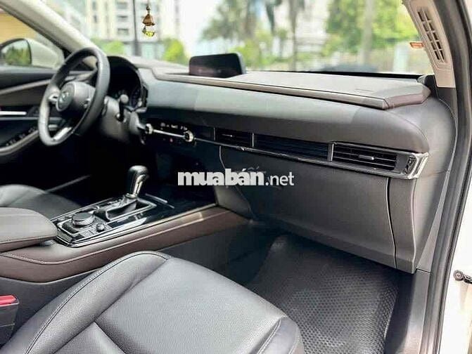 Mazda CX30 màu Xám, nhập Thái Lan, mới 100%