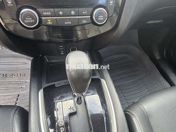 NISSAN X-TRAIL 2.5 SV 2018 AT 2 CẦU 80.000KM