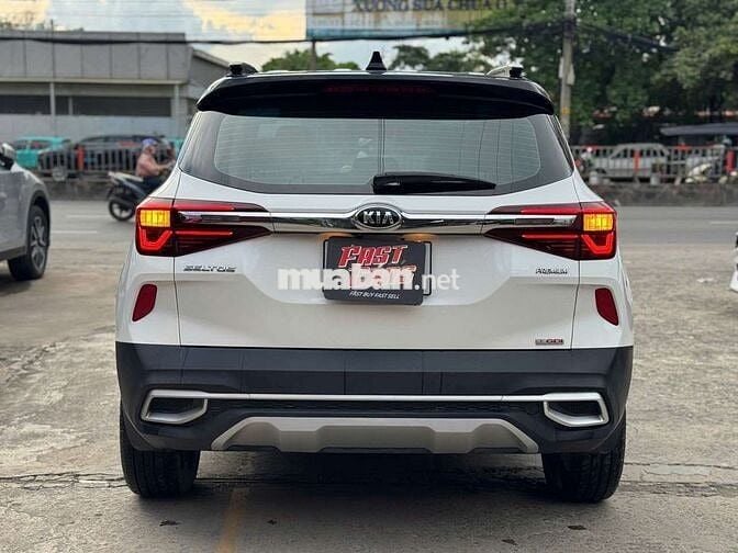 Kia Seltos 2021 Premium 1.4 Turbo, màu trắng,4v9km