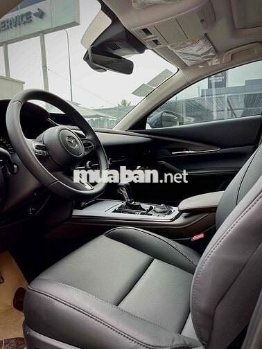 Mazda CX30 màu Xám, nhập Thái Lan, mới 100%