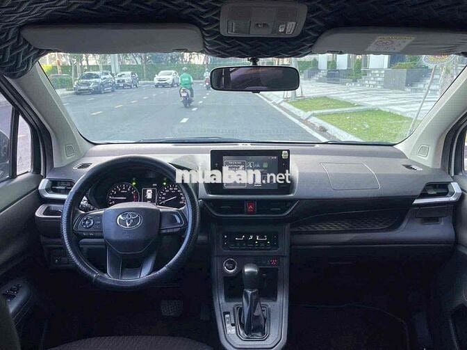 Toyota Avanza 2022 số tự động 7 chỗ Trắng