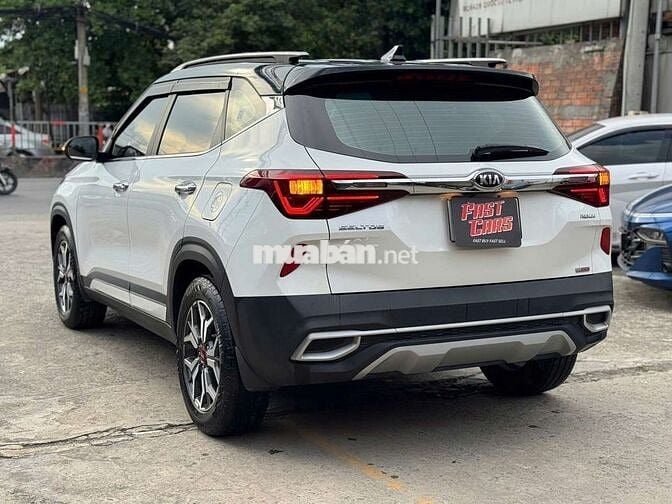 Kia Seltos 2021 Premium 1.4 Turbo, màu trắng,4v9km