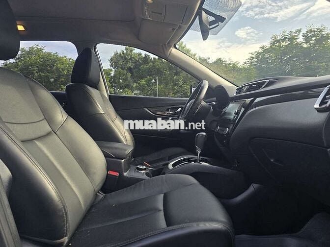 NISSAN X-TRAIL 2.5 SV 2018 AT 2 CẦU 80.000KM