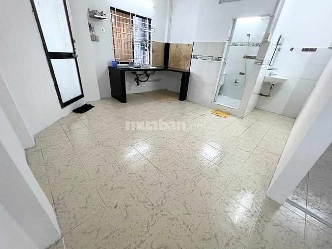 Cho thuê nguyên lầu 2 tại Bình Thạnh, 60m2, 7tr, đầy đủ nội thất.