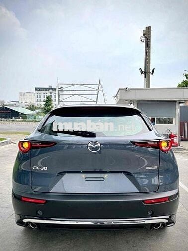 Mazda CX30 màu Xám, nhập Thái Lan, mới 100%