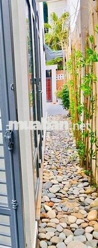 NHÀ 3 PHÒNG NGỦ - GẦN BIỂN- CÓ SÂN VƯỜN - KHU PHÍA BẮC 