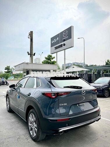 Mazda CX30 màu Xám, nhập Thái Lan, mới 100%