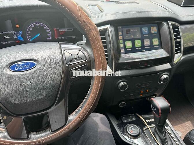 Ford Everest Titanium 4x4 2018 Vàng