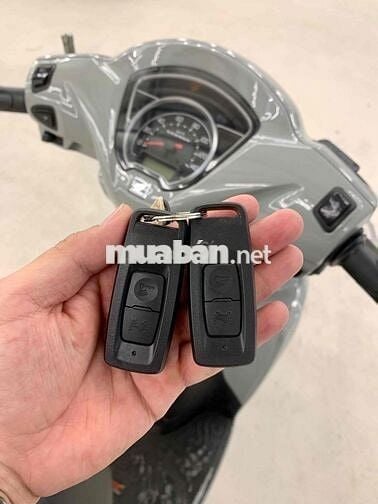 Honda Vision 2025 Xám Xi Măng Bánh Lớn Chính Chủ