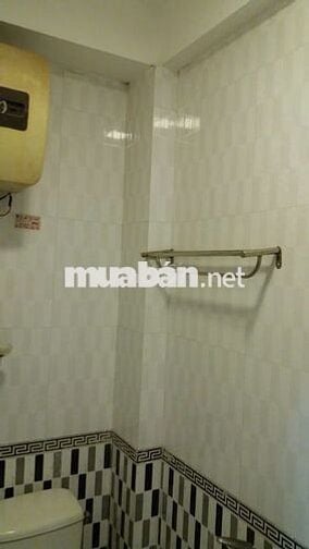Cho thuê nhà 4 tầng, sát mặt phố Trần Quốc Toản
