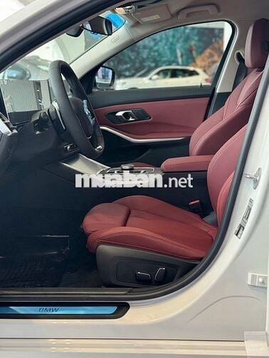 BMW 320i Sportline Sedan 2026 Trắng/nội thất Đỏ