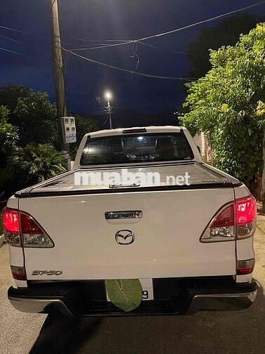 Mazda BT-50 2013 Trắng Sàn