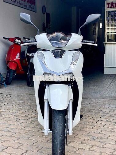 Honda SH 150i ABS 2021 chạy 8.000 Km đủ phụ kiện