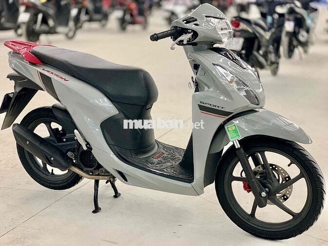 Honda Vision 2025 Xám Xi Măng Bánh Lớn Chính Chủ