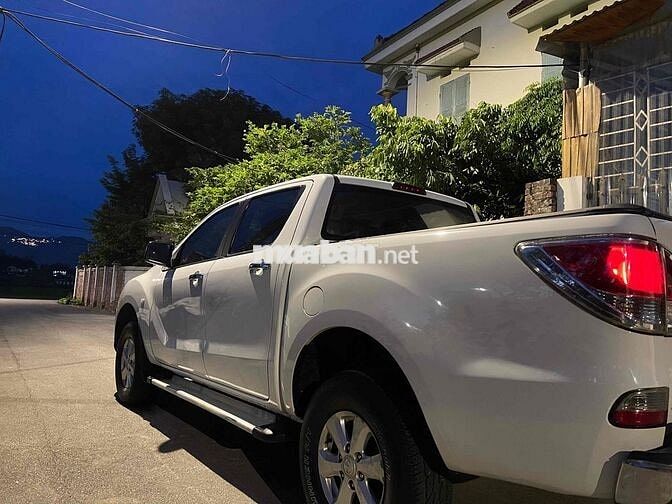 Mazda BT-50 2013 Trắng Sàn