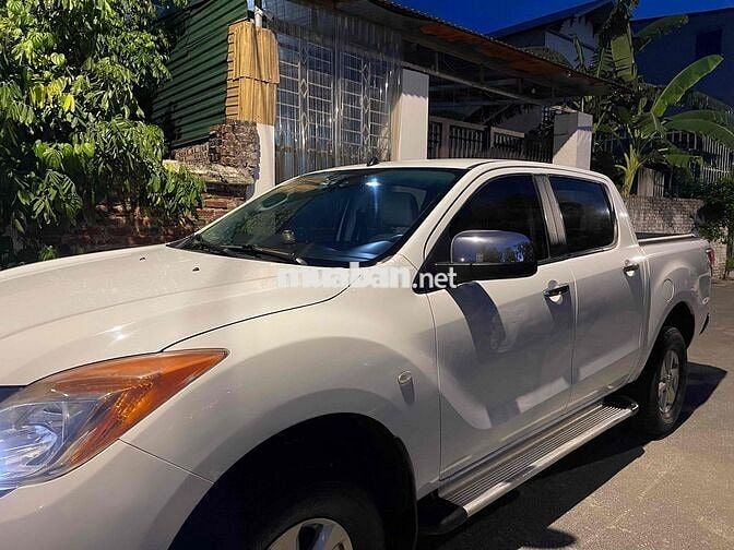 Mazda BT-50 2013 Trắng Sàn