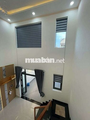 Nhà trệt gác 3 phòng ngủ sân ô tô